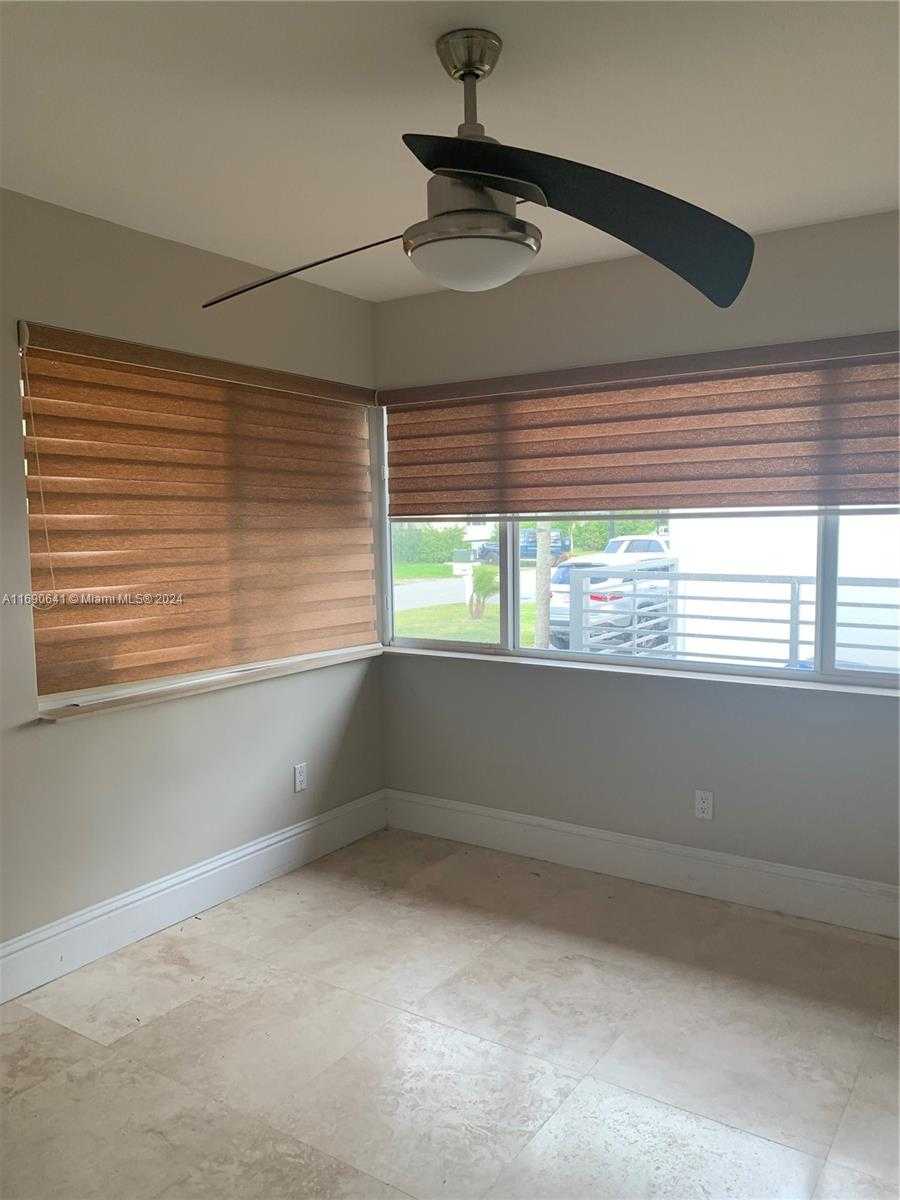 Small Image of 310 191ST TER, Sunny Isles Beach Number 16