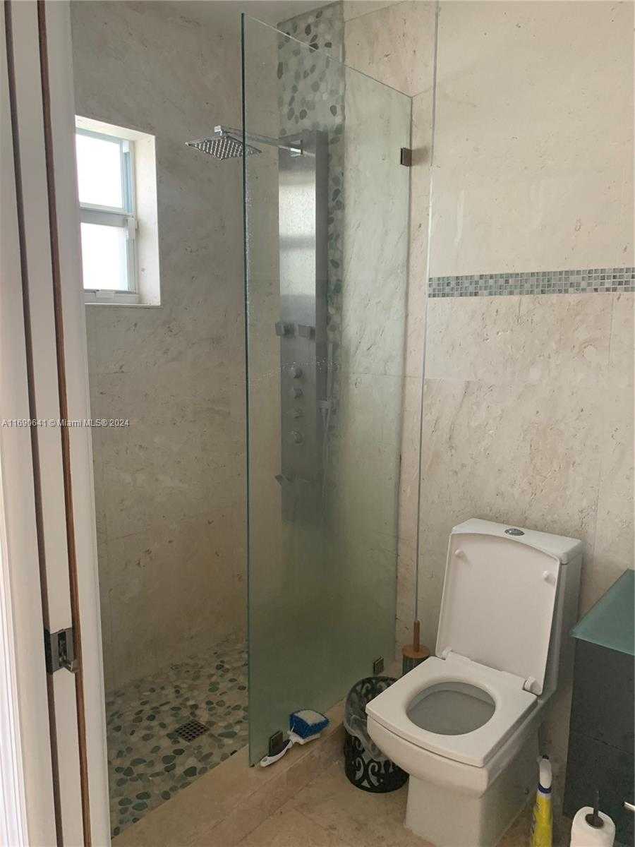 Small Image of 310 191ST TER, Sunny Isles Beach Number 19