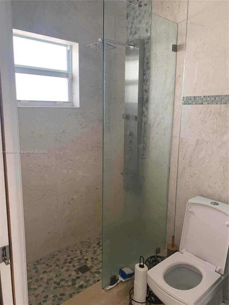 Small Image of 310 191ST TER, Sunny Isles Beach Number 20