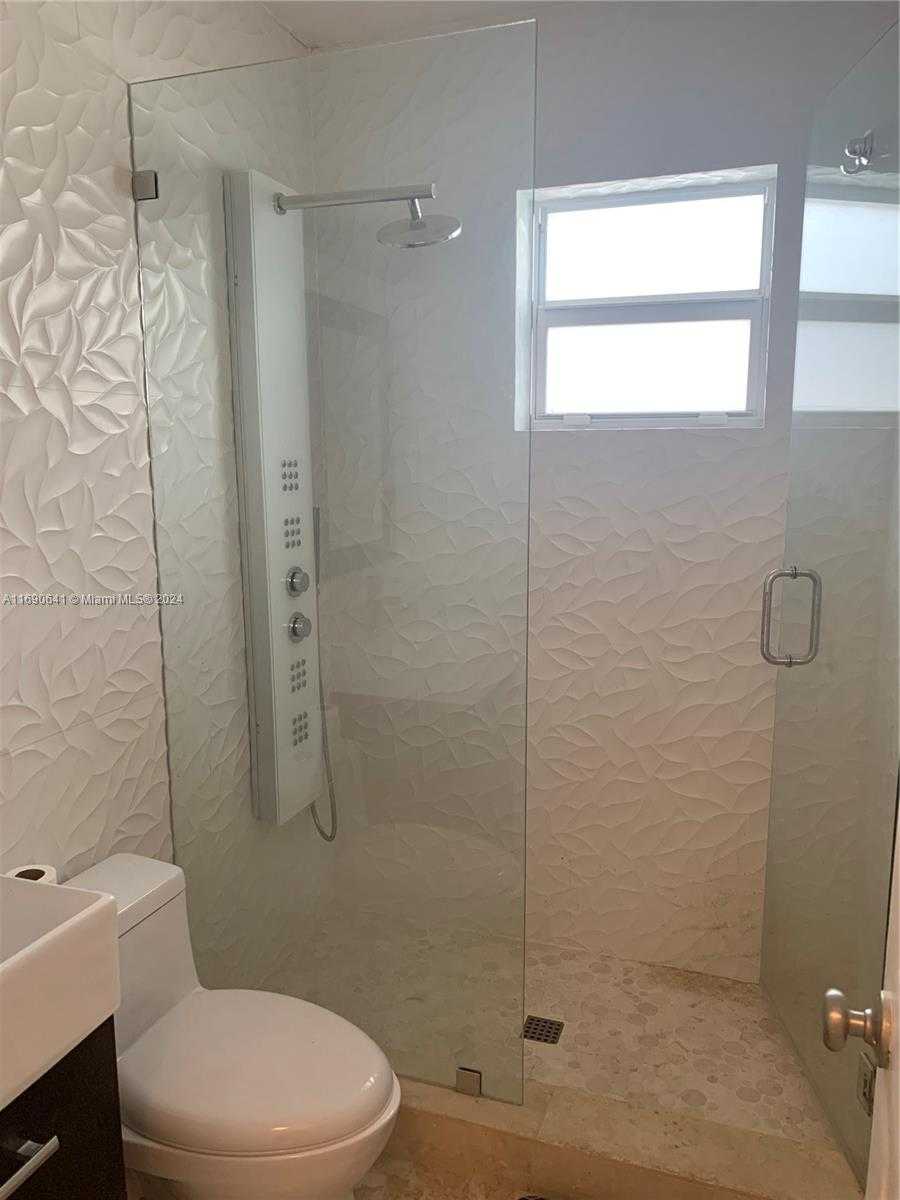 Small Image of 310 191ST TER, Sunny Isles Beach Number 21