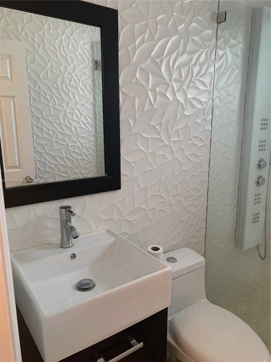 Small Image of 310 191ST TER, Sunny Isles Beach Number 22