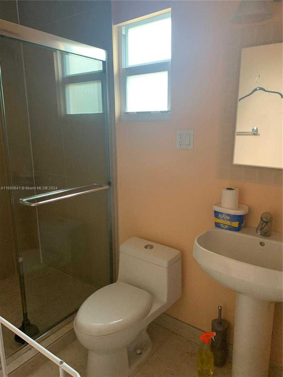 Small Image of 310 191ST TER, Sunny Isles Beach Number 25