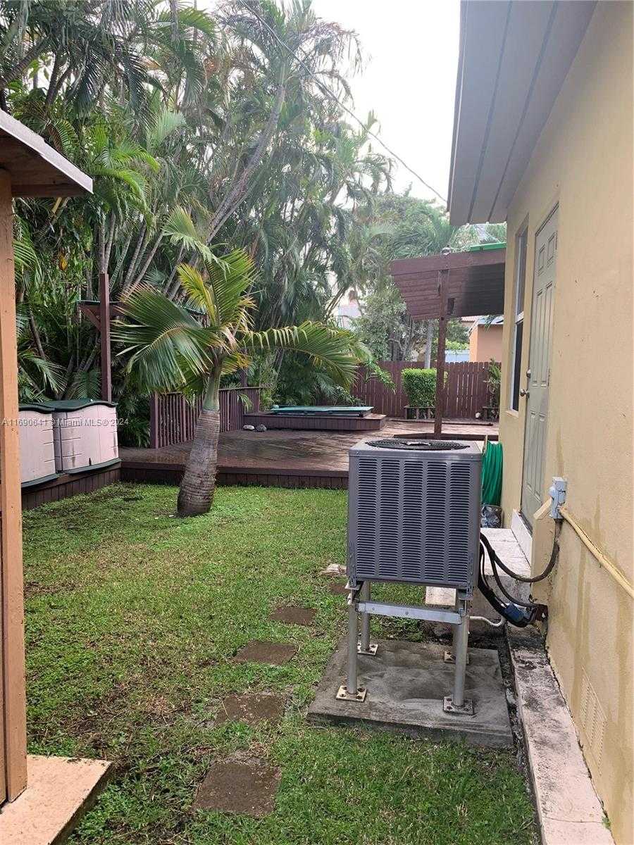 Small Image of 310 191ST TER, Sunny Isles Beach Number 34