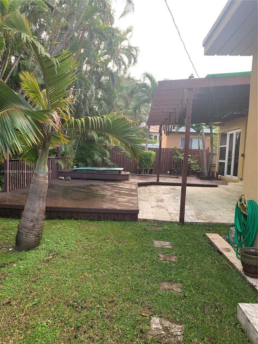 Small Image of 310 191ST TER, Sunny Isles Beach Number 36