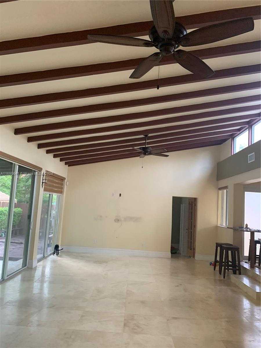 Small Image of 310 191ST TER, Sunny Isles Beach Number 5