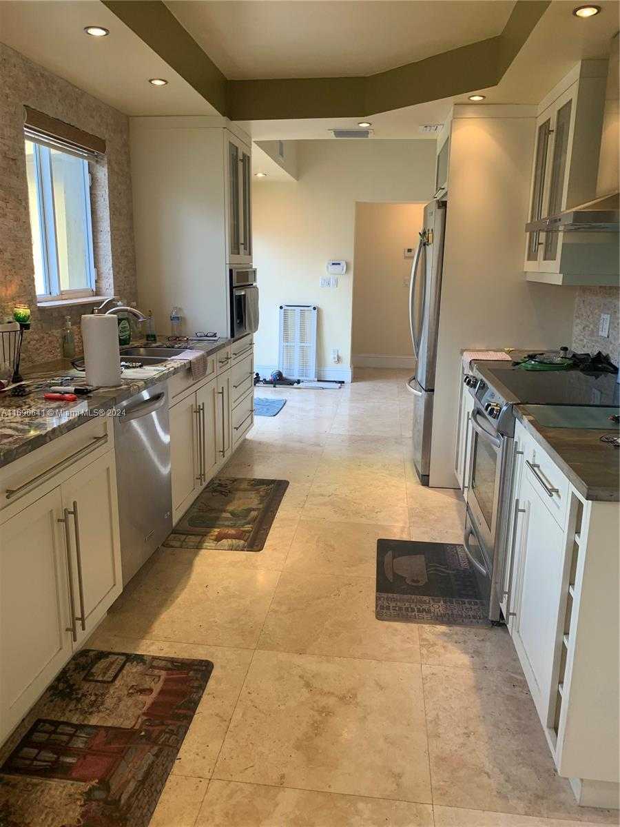Small Image of 310 191ST TER, Sunny Isles Beach Number 7