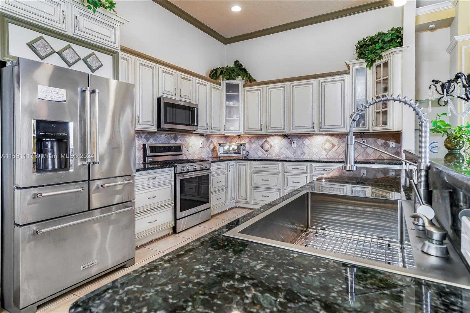 Small Image of 174 NORTH WEST MAGNOLIA LAKES BLVD, Port St. Lucie Number 12