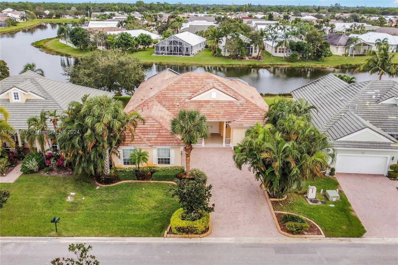 Small Image of 174 NORTH WEST MAGNOLIA LAKES BLVD, Port St. Lucie Number 2