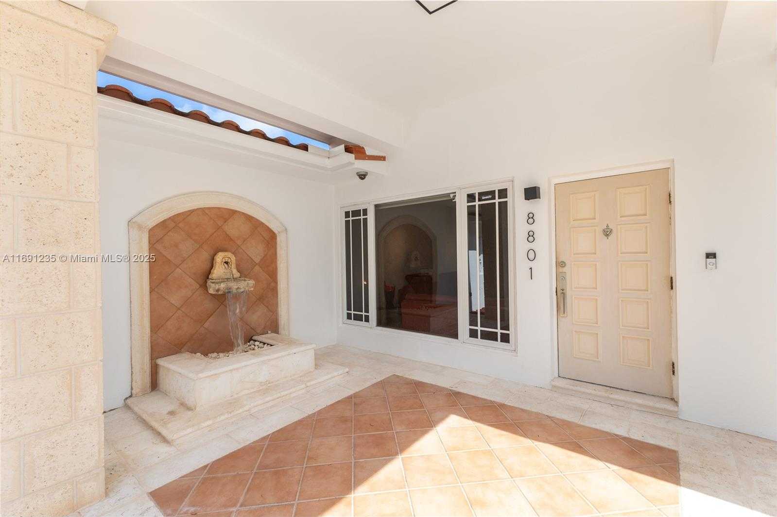 Small Image of 8801 DICKENS AVE, Surfside Number 12