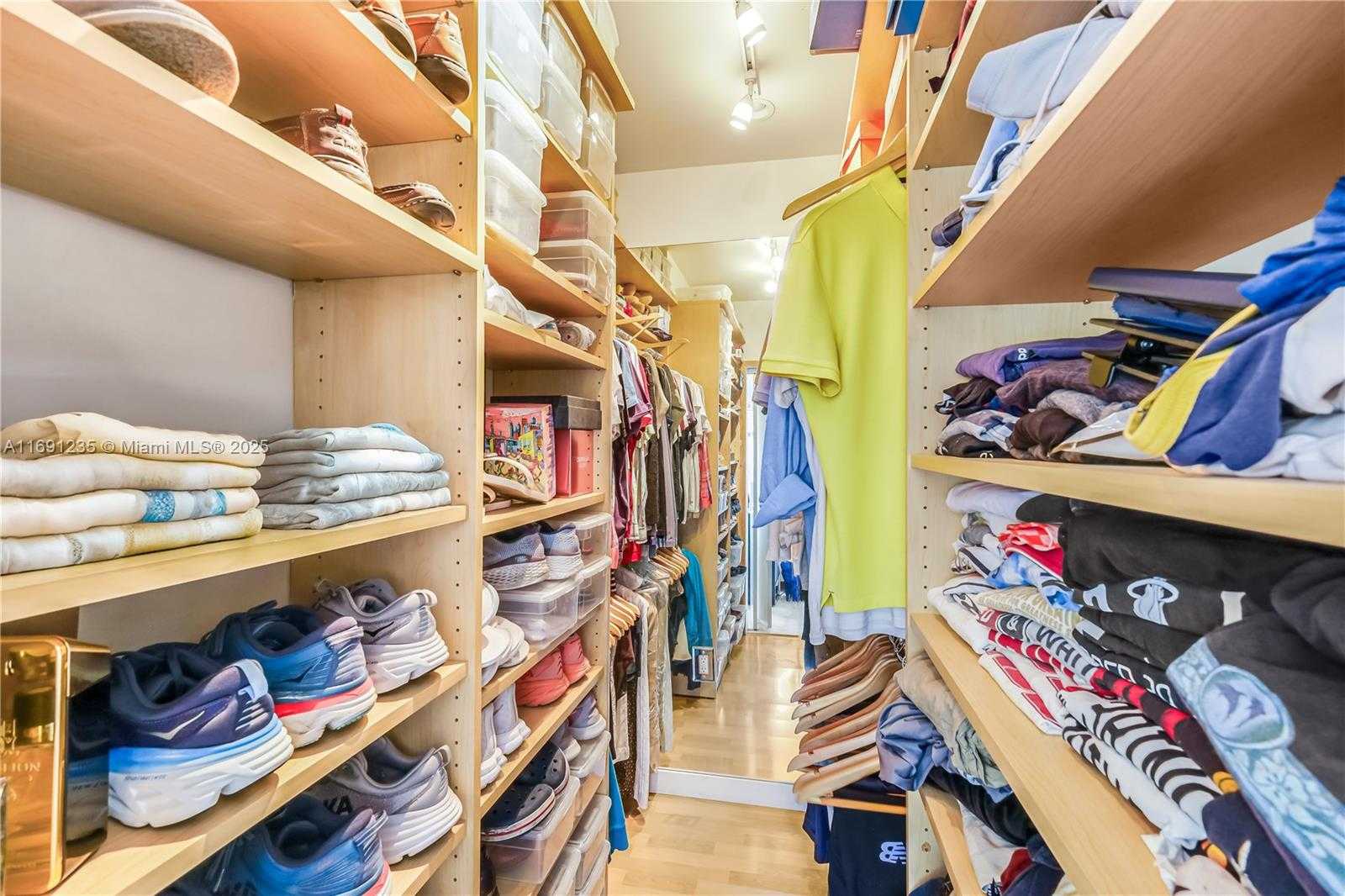 Small Image of 8801 DICKENS AVE, Surfside Number 27