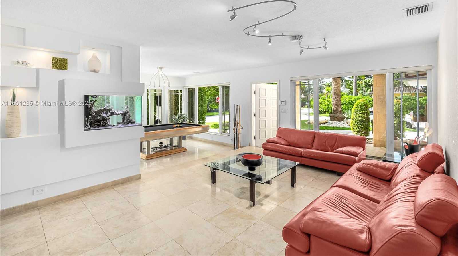 Small Image of 8801 DICKENS AVE, Surfside Number 29