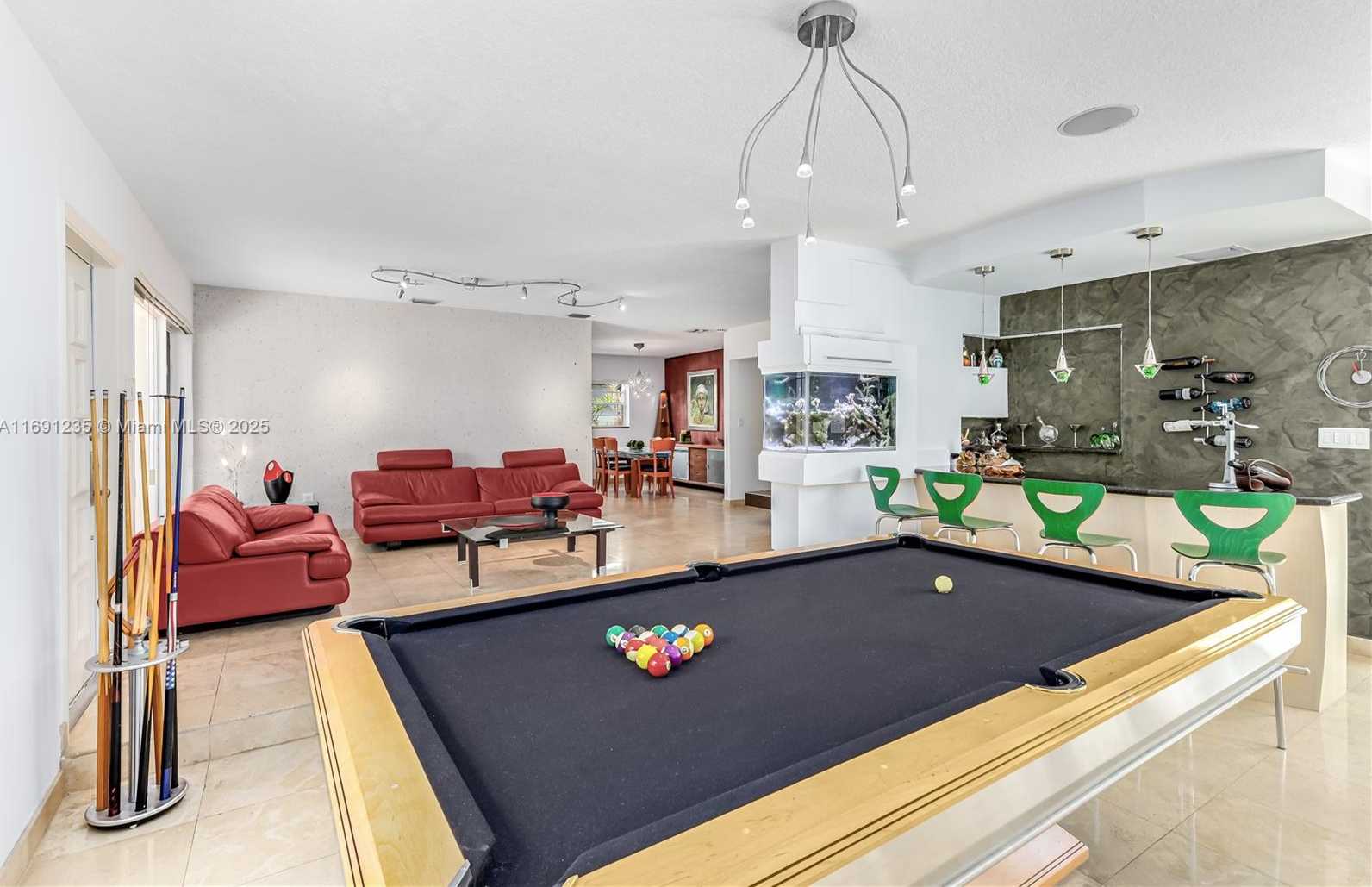 Small Image of 8801 DICKENS AVE, Surfside Number 32