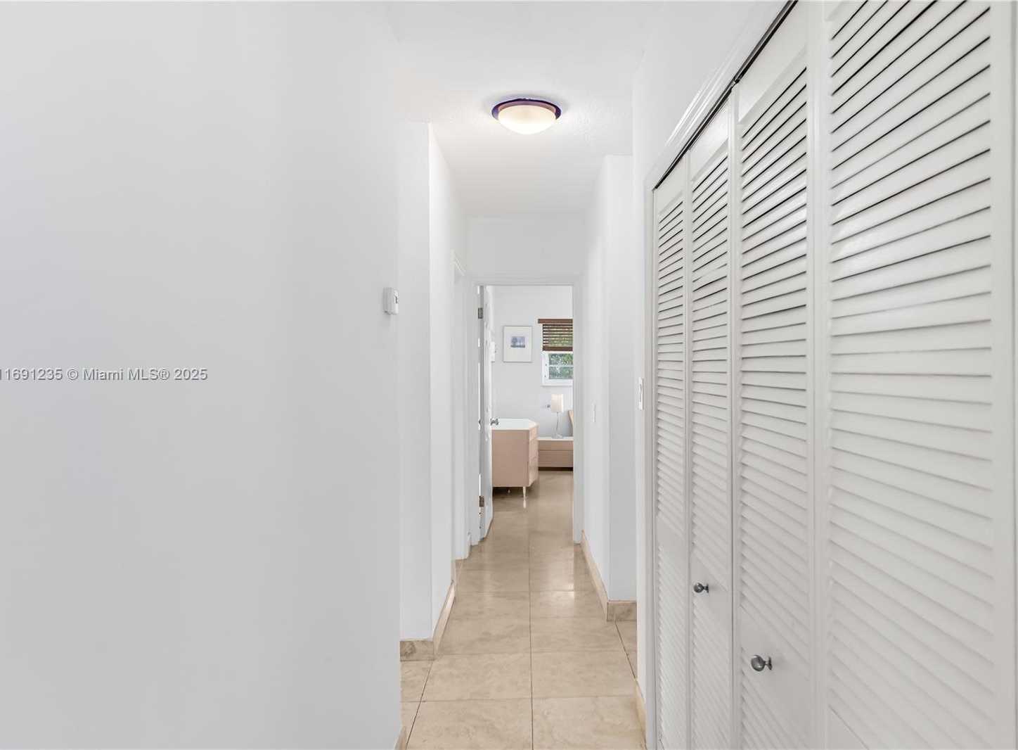 Small Image of 8801 DICKENS AVE, Surfside Number 41