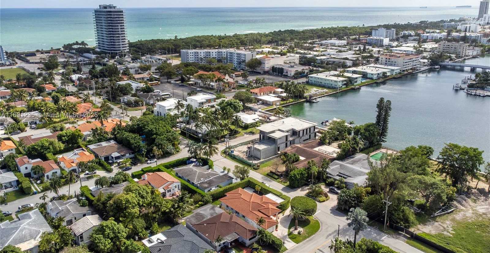 Small Image of 8801 DICKENS AVE, Surfside Number 46
