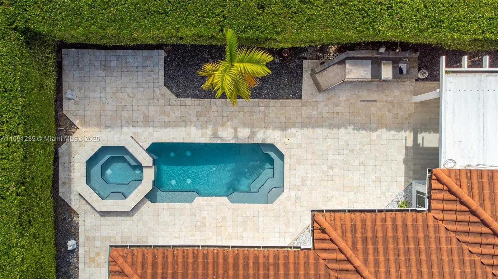 Small Image of 8801 DICKENS AVE, Surfside Number 8