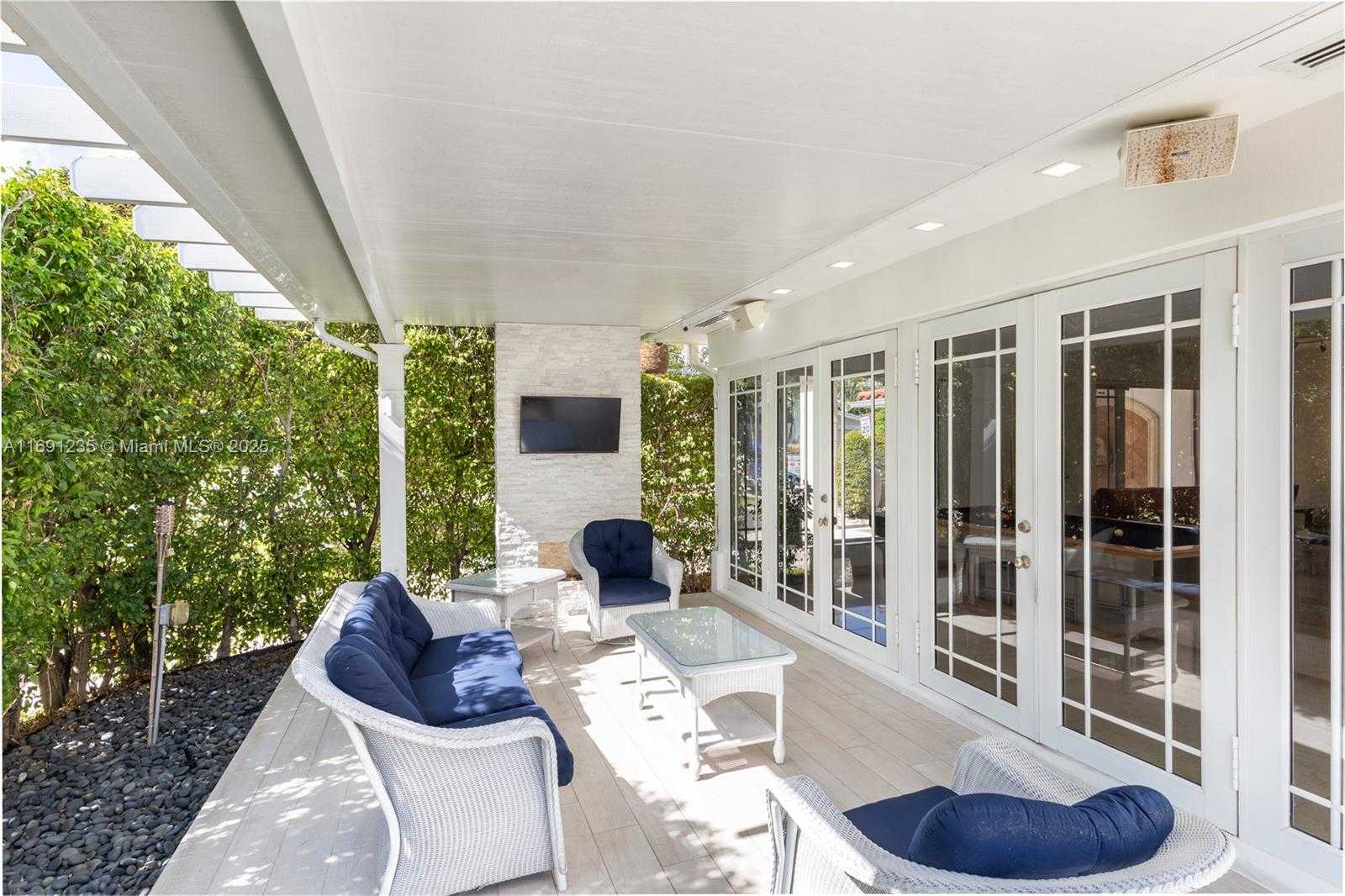 Small Image of 8801 DICKENS AVE, Surfside Number 9