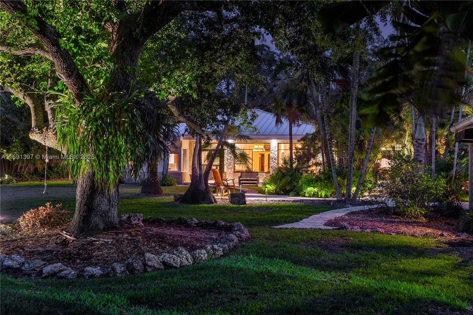 Small Image of 13470 SOUTH WEST 67TH AVE, Pinecrest Number 11