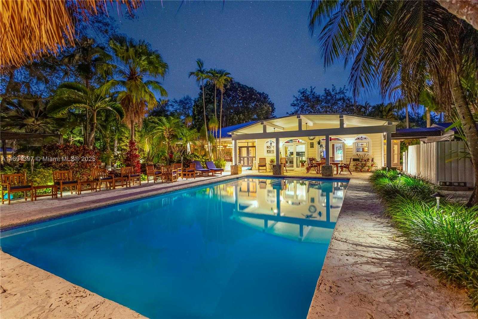 Small Image of 13470 SOUTH WEST 67TH AVE, Pinecrest Number 2