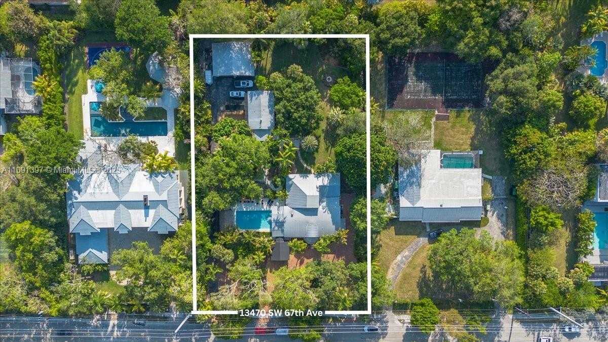 Small Image of 13470 SOUTH WEST 67TH AVE, Pinecrest Number 4