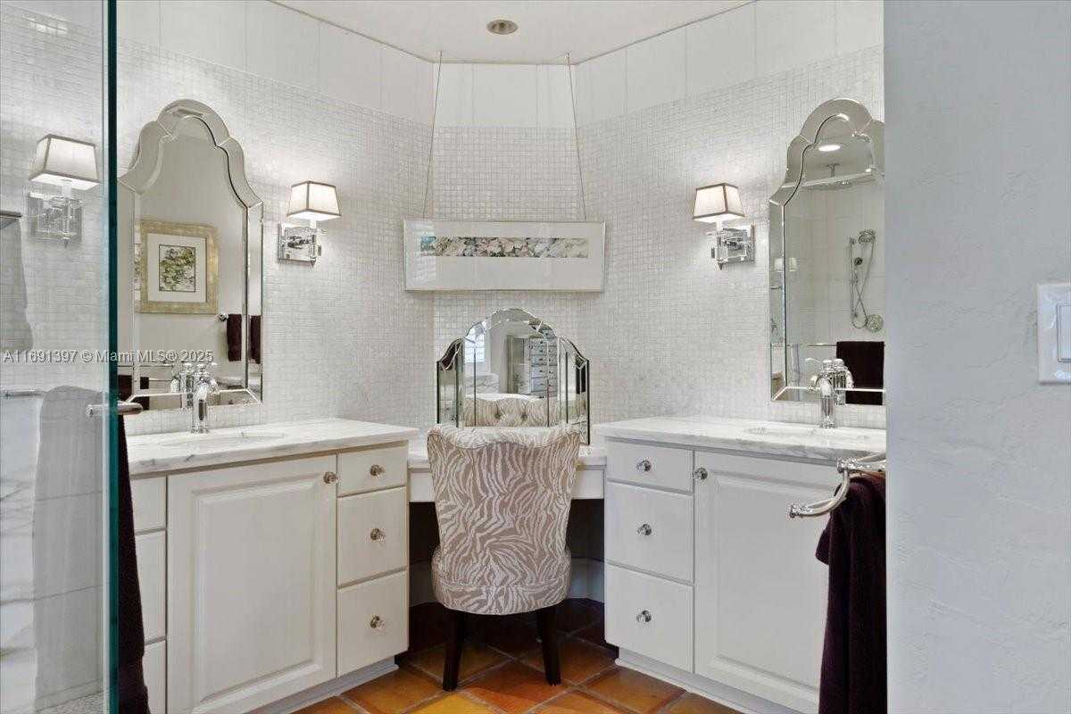 Small Image of 13470 SOUTH WEST 67TH AVE, Pinecrest Number 7
