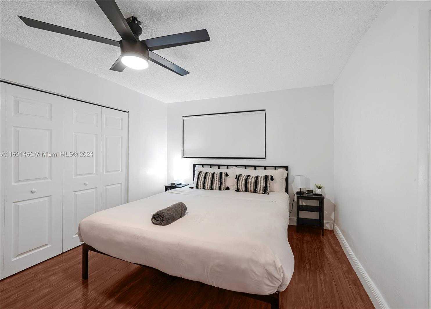 Small Image of 5000 GRANT ST, Hollywood Number 23