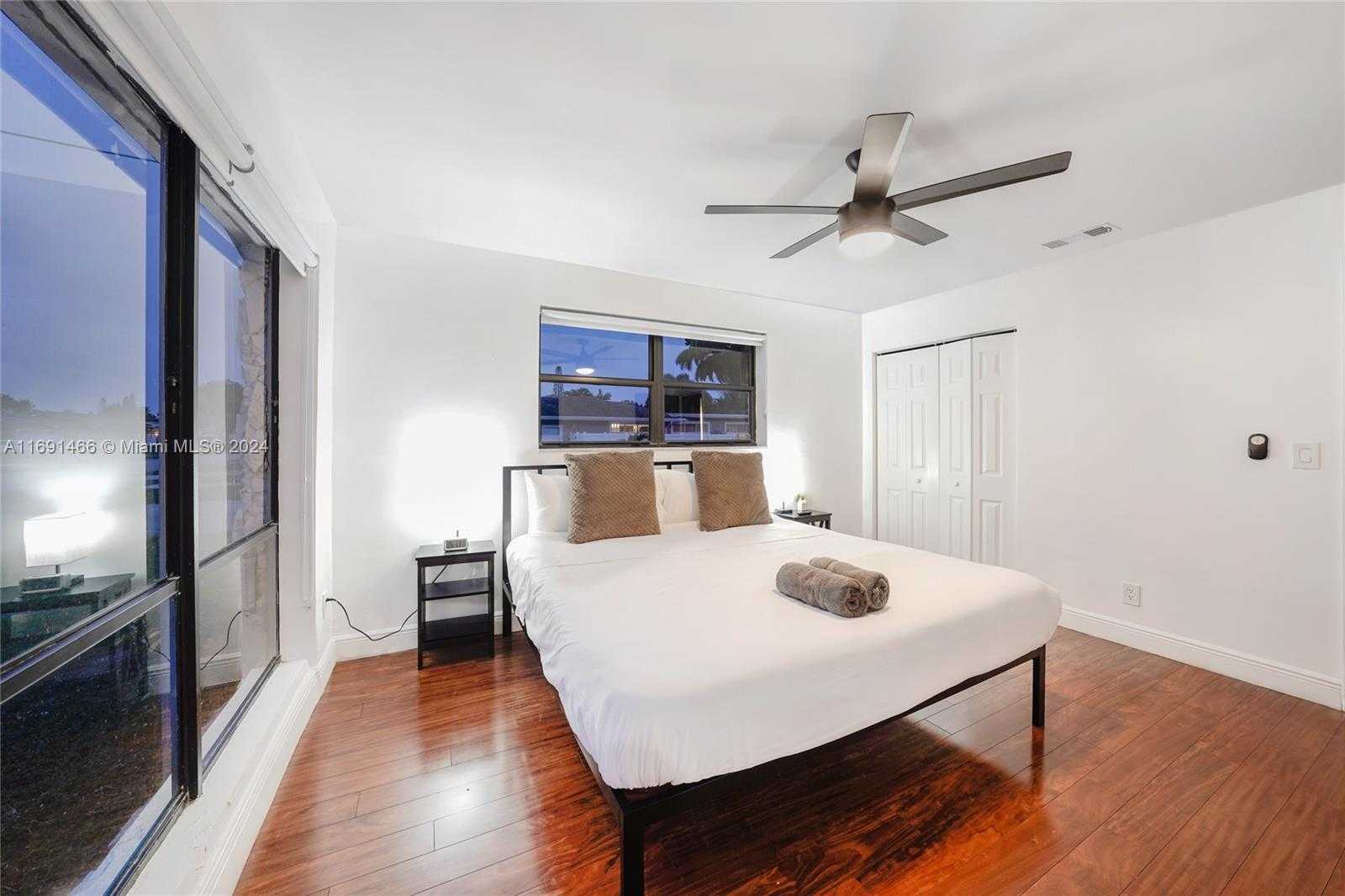 Small Image of 5000 GRANT ST, Hollywood Number 34