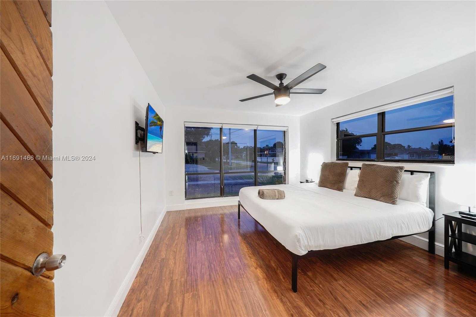 Small Image of 5000 GRANT ST, Hollywood Number 35