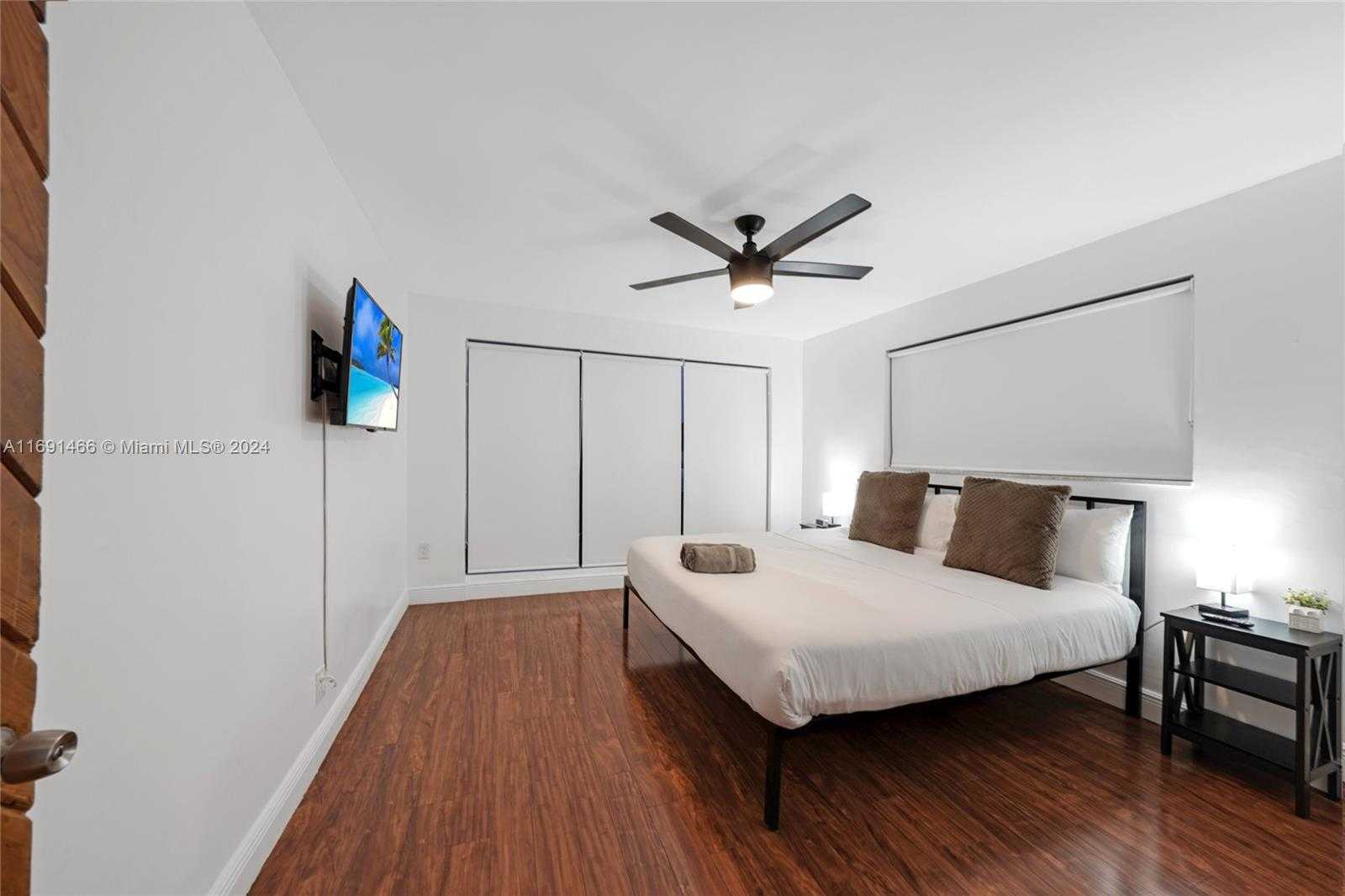 Small Image of 5000 GRANT ST, Hollywood Number 36