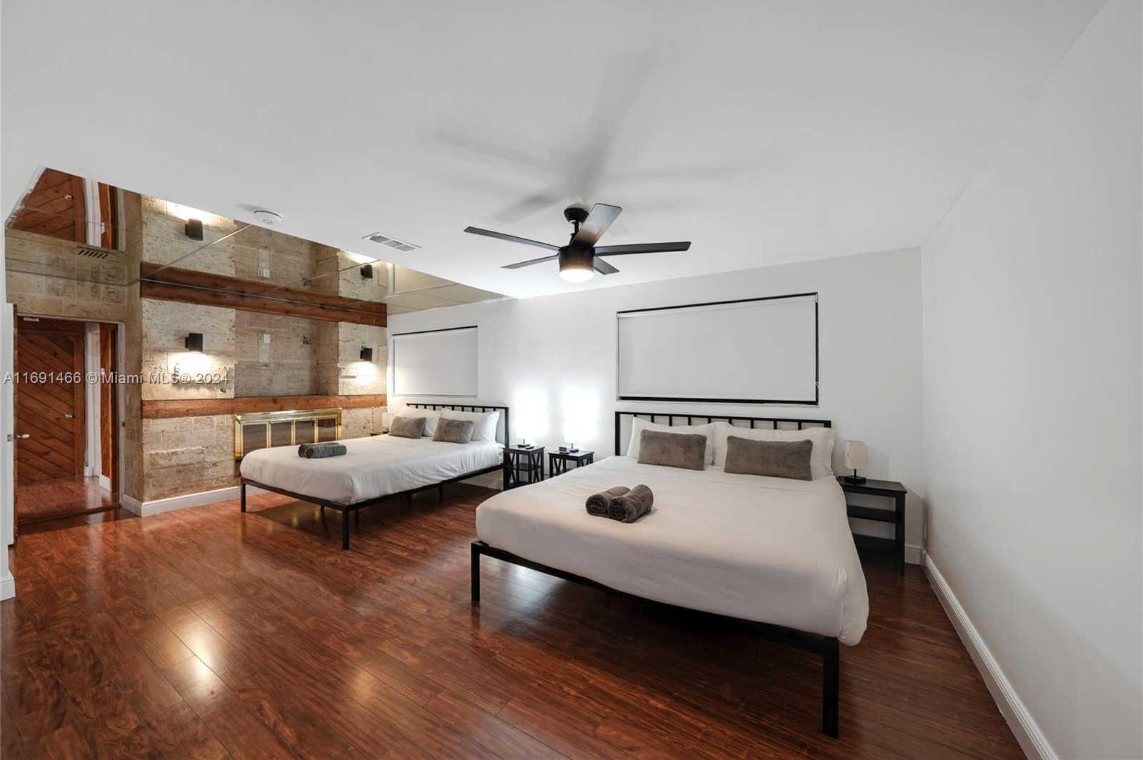 Small Image of 5000 GRANT ST, Hollywood Number 43