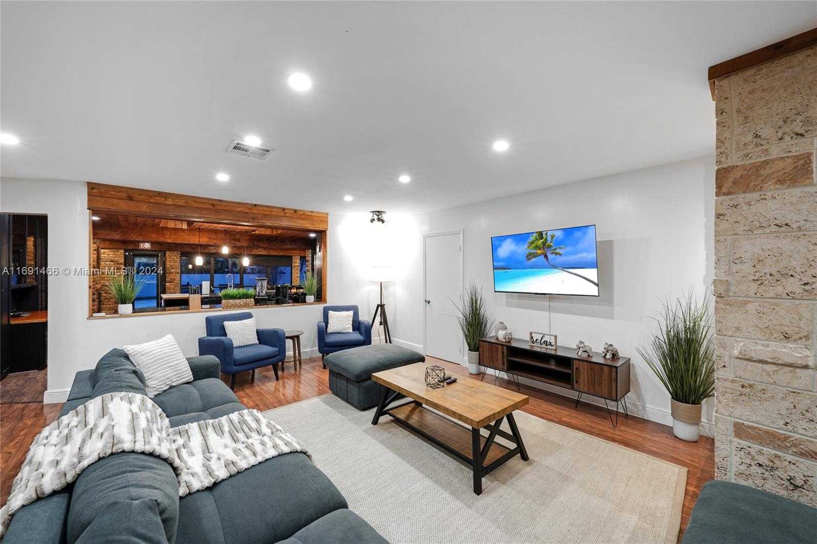 Small Image of 5000 GRANT ST, Hollywood Number 6