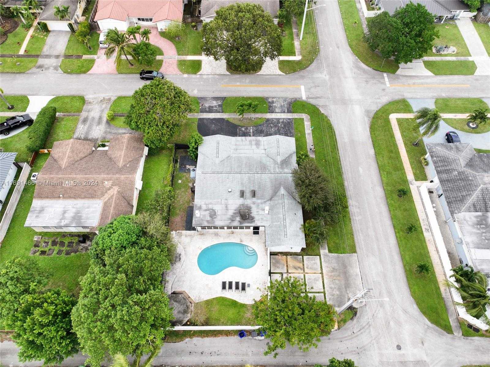 Small Image of 5000 GRANT ST, Hollywood Number 70