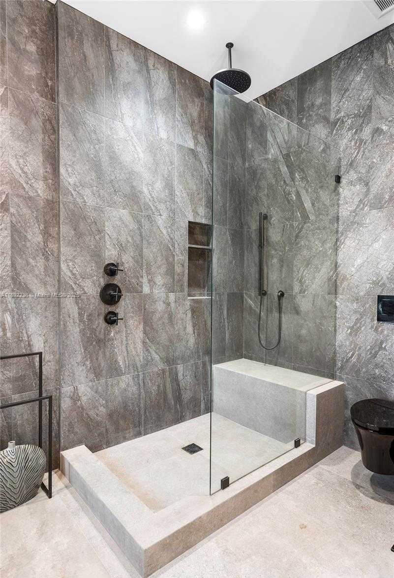 Small Image of 856 TYLER ST, Hollywood Number 29