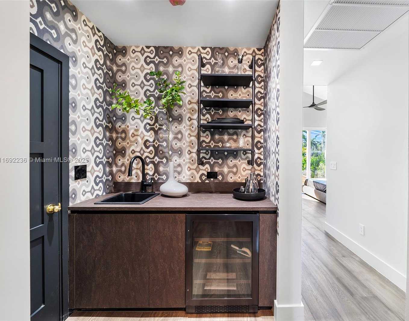 Small Image of 856 TYLER ST, Hollywood Number 32