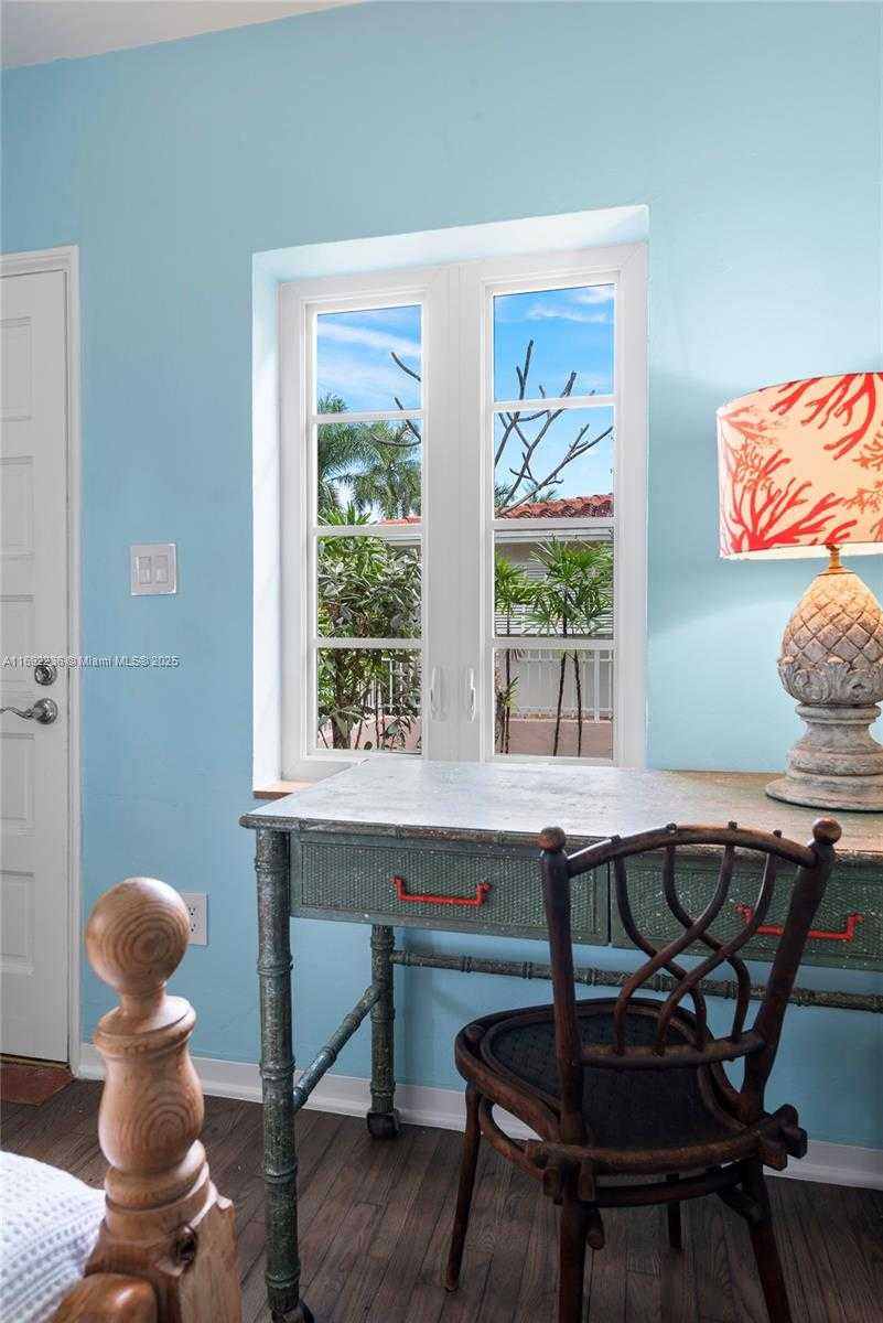 Small Image of 856 TYLER ST, Hollywood Number 35
