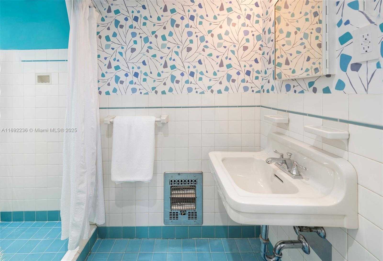 Small Image of 856 TYLER ST, Hollywood Number 36