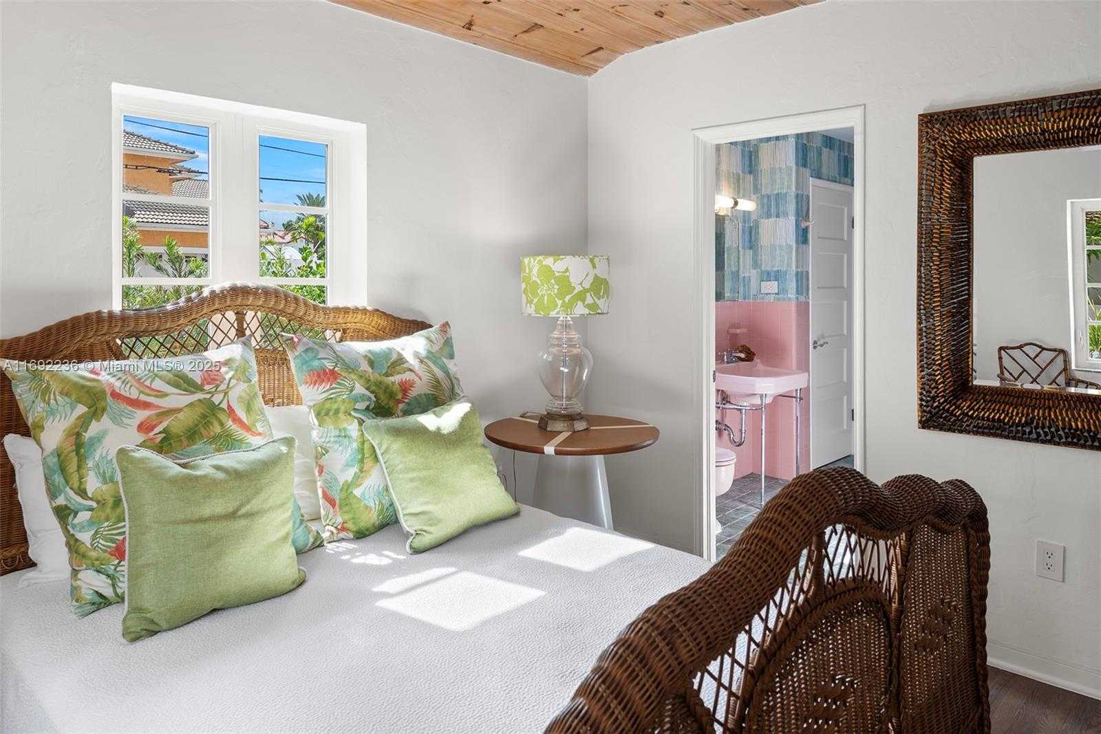 Small Image of 856 TYLER ST, Hollywood Number 39