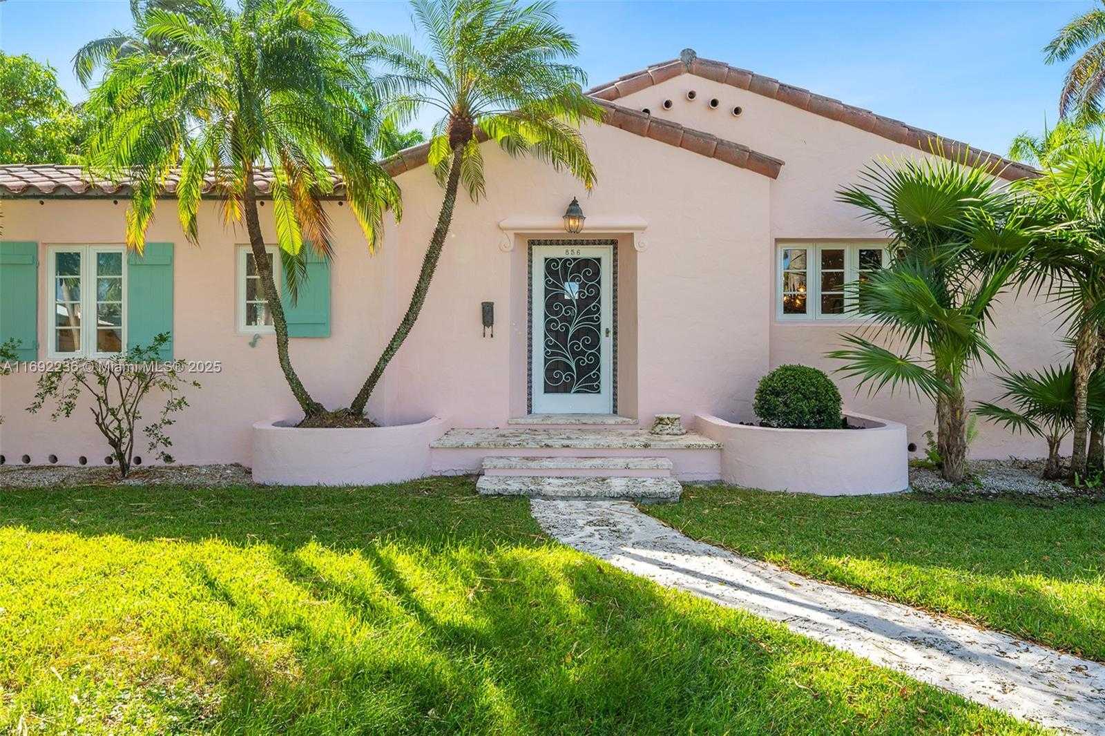 Small Image of 856 TYLER ST, Hollywood Number 5