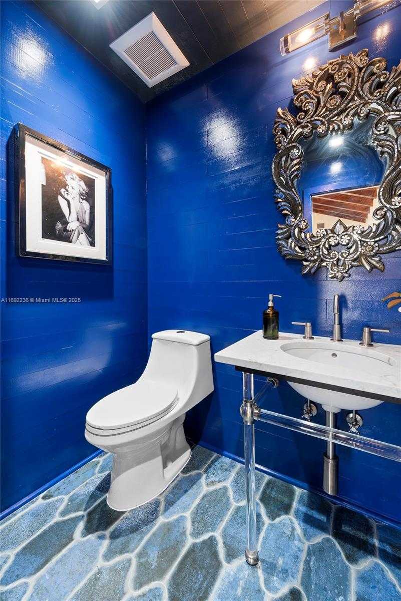 Small Image of 856 TYLER ST, Hollywood Number 50