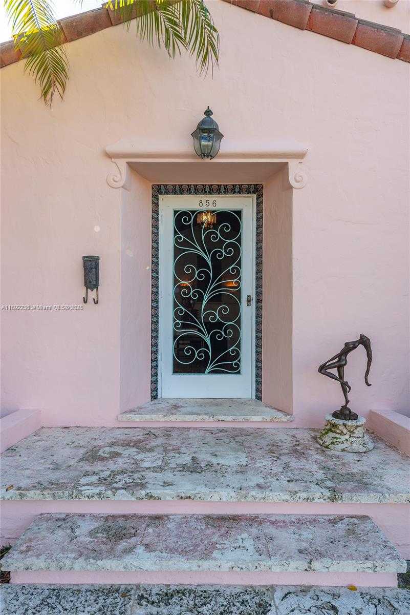Small Image of 856 TYLER ST, Hollywood Number 51