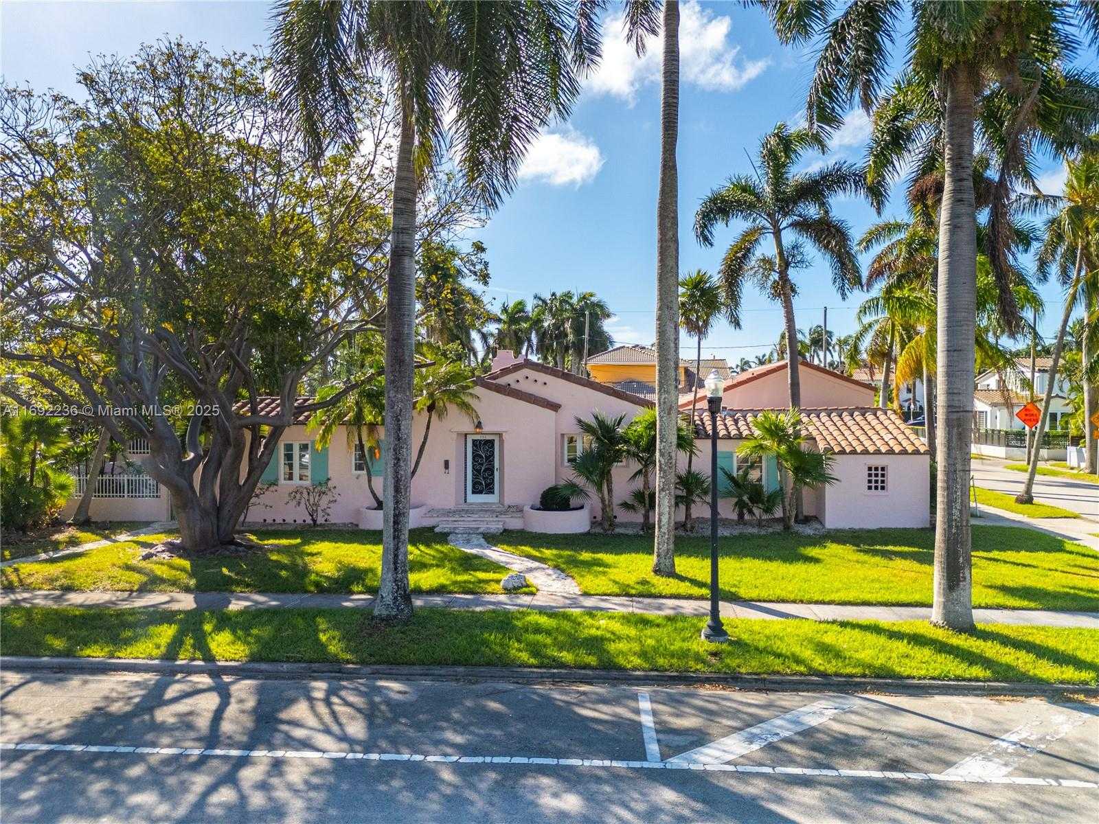 Small Image of 856 TYLER ST, Hollywood Number 54