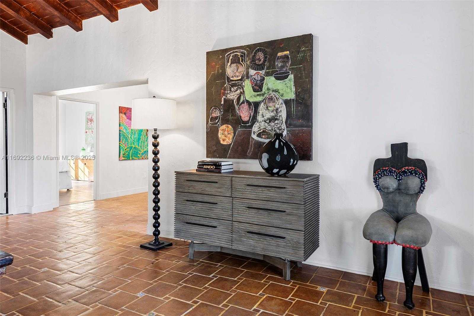 Small Image of 856 TYLER ST, Hollywood Number 7