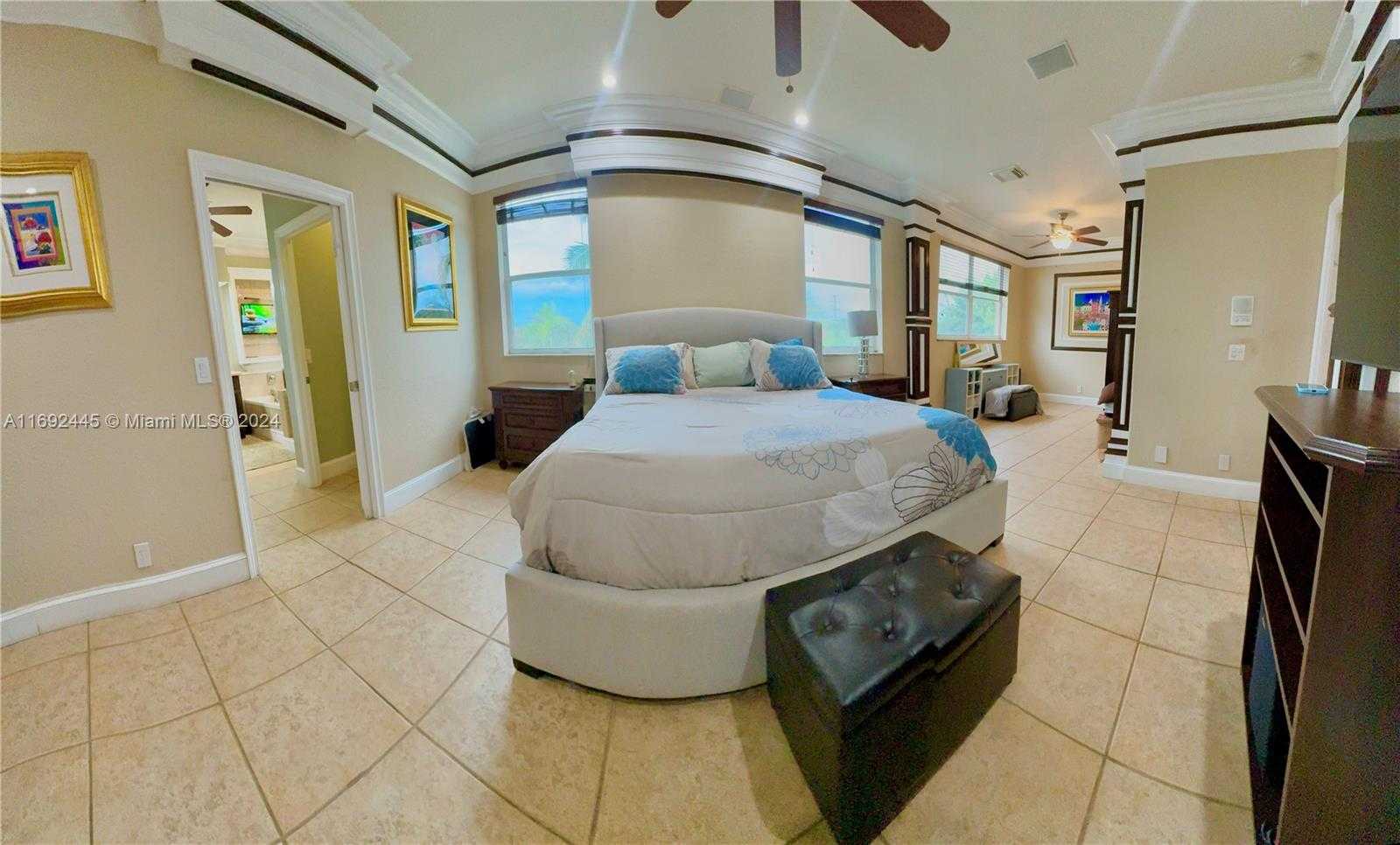 Small Image of 5363 SOUTH WEST 38TH AVE, Hollywood Number 11