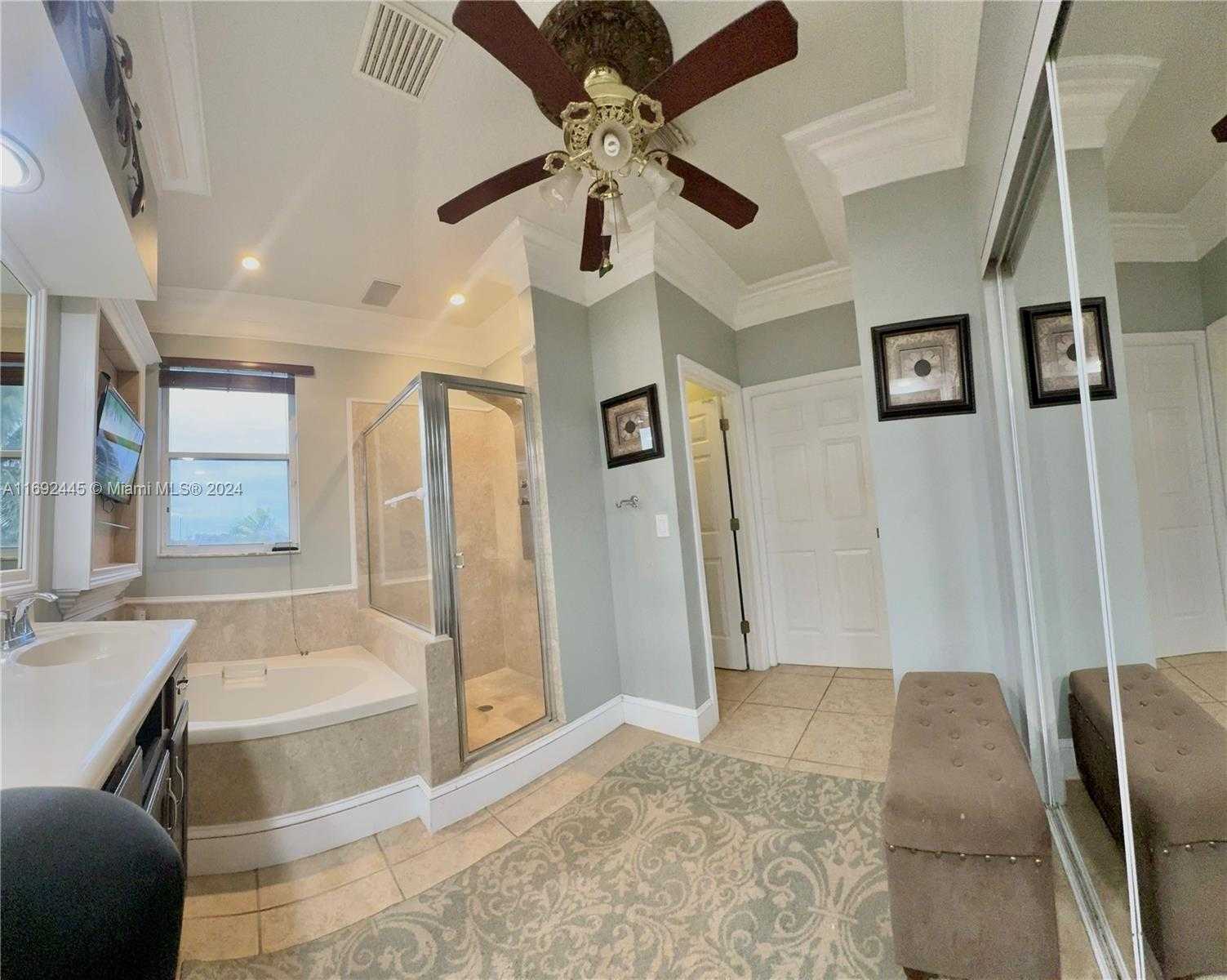 Small Image of 5363 SOUTH WEST 38TH AVE, Hollywood Number 13