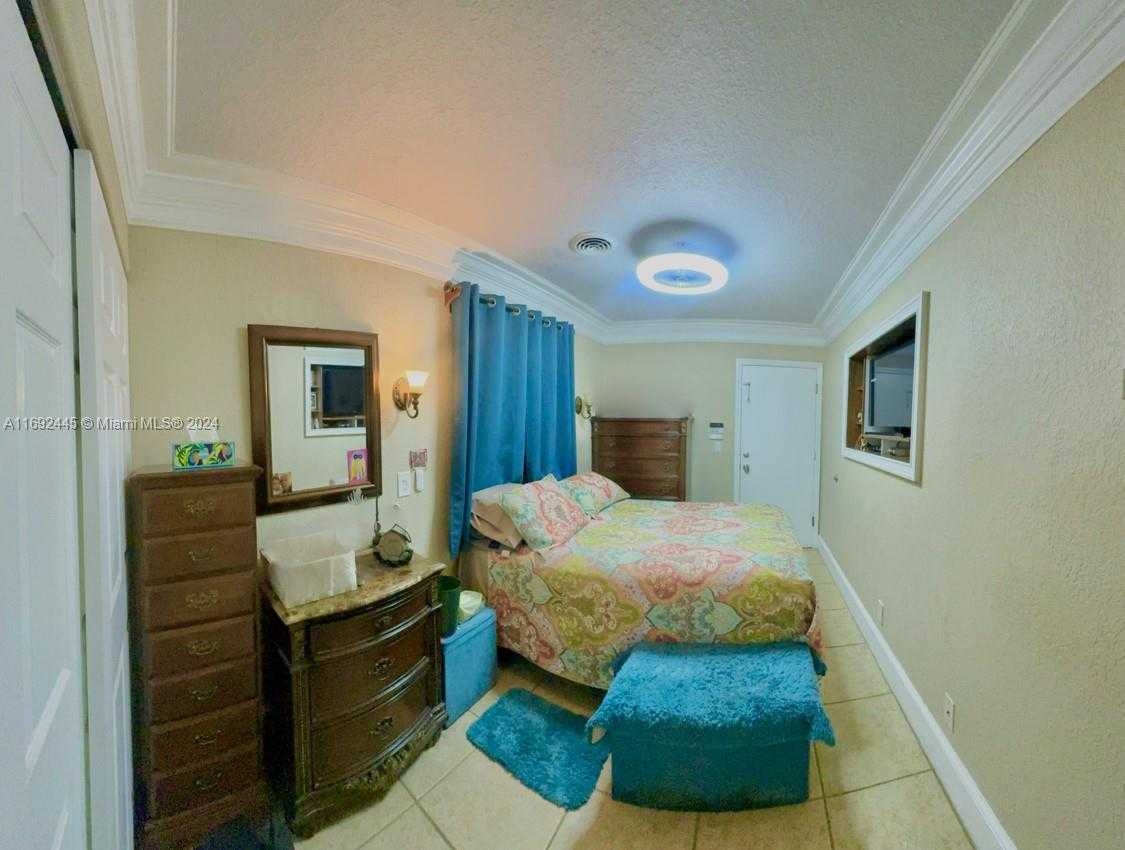 Small Image of 5363 SOUTH WEST 38TH AVE, Hollywood Number 18