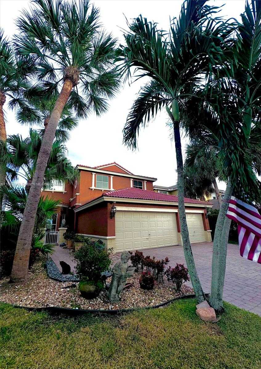 Small Image of 5363 SOUTH WEST 38TH AVE, Hollywood Number 3