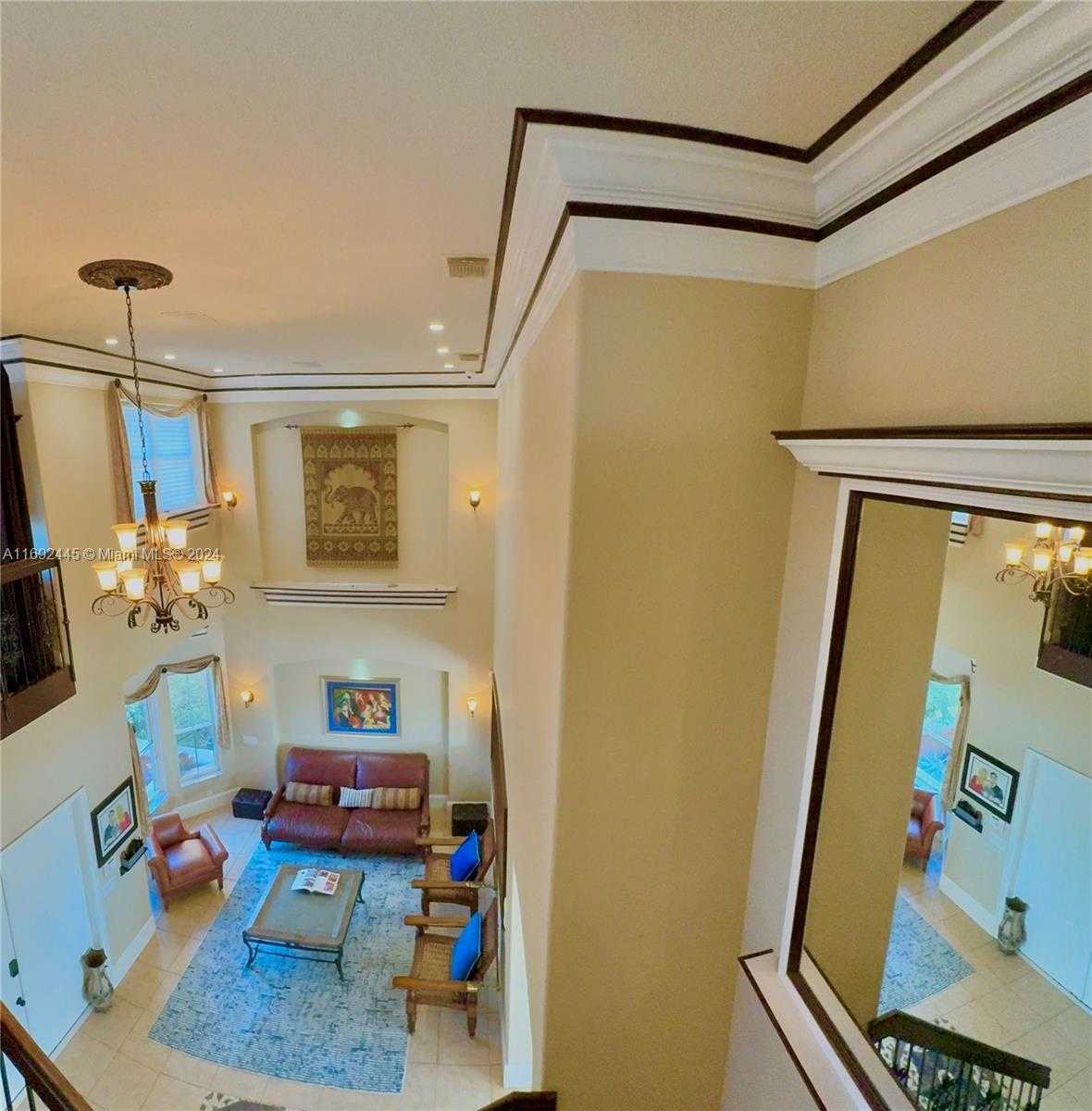Small Image of 5363 SOUTH WEST 38TH AVE, Hollywood Number 4