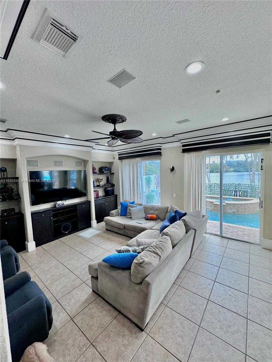 Small Image of 5363 SOUTH WEST 38TH AVE, Hollywood Number 6