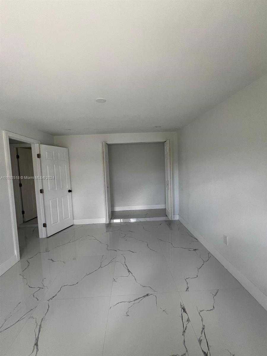 Small Image of 4787 EAST 8TH CT, Hialeah Number 13