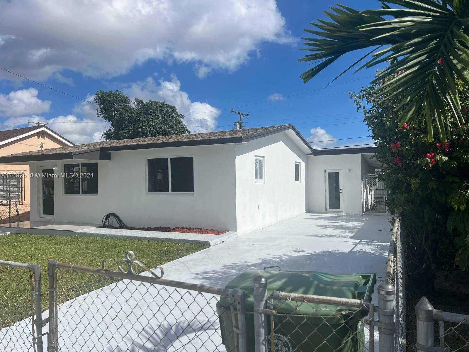 Small Image of 4787 EAST 8TH CT, Hialeah Number 2