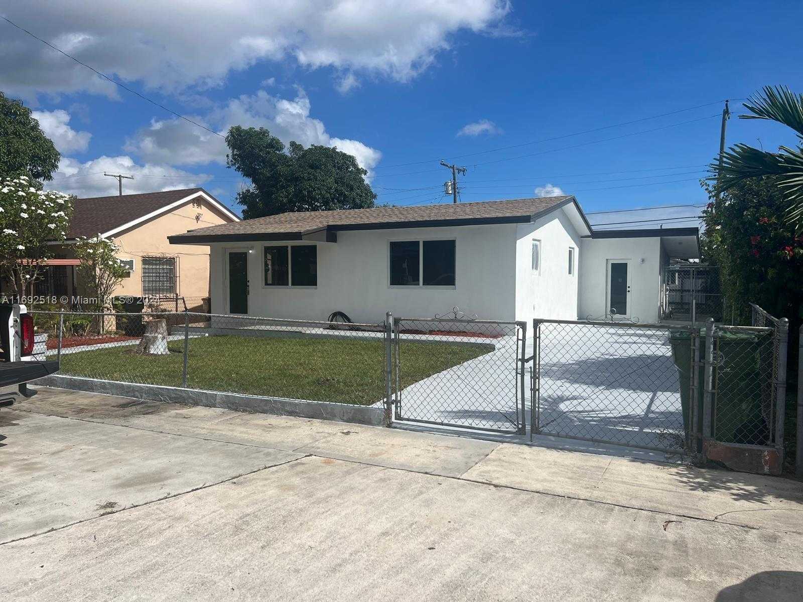 Small Image of 4787 EAST 8TH CT, Hialeah Number 4